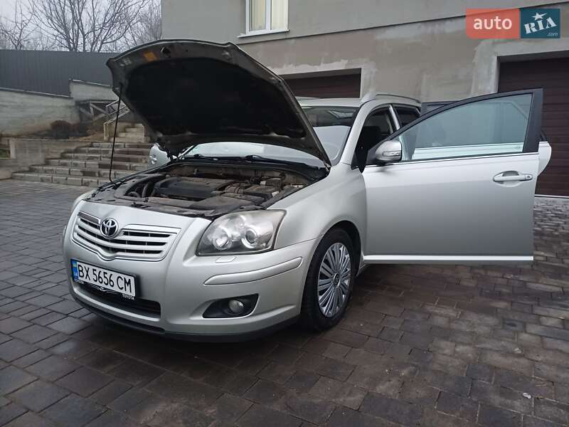 Універсал Toyota Avensis 2007 в Хмельницькому