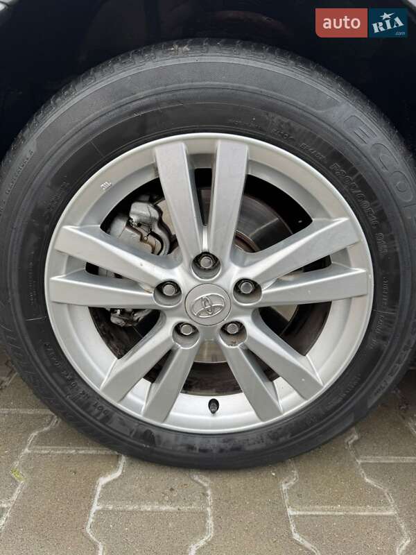 Универсал Toyota Avensis 2013 в Черновцах фото 7 Универсал Toyota Avensis 2013 в Черновцах