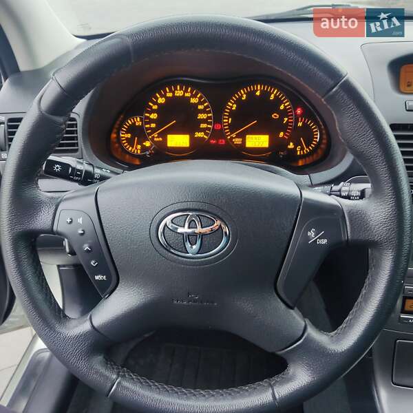 Универсал Toyota Avensis 2005 в Хмельницком