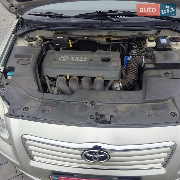 Универсал Toyota Avensis 2005 в Хмельницком