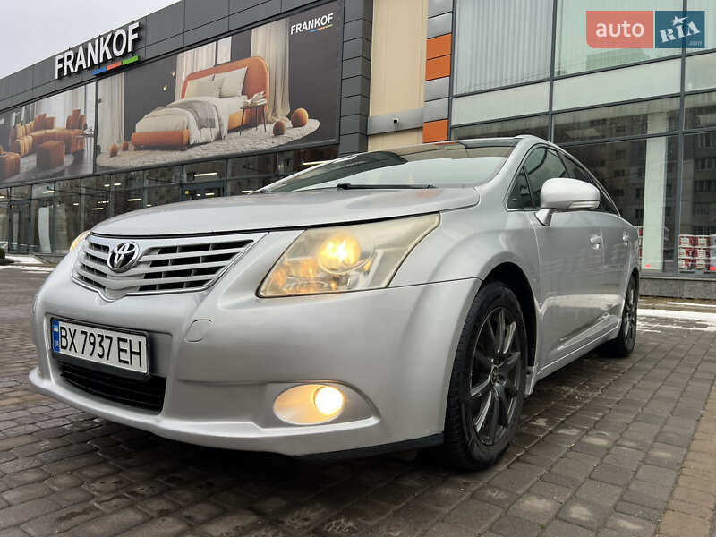 Toyota Avensis 2011