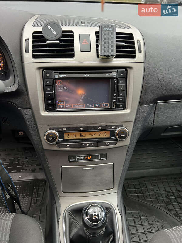 Универсал Toyota Avensis 2011 в Хмельницком