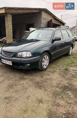 Универсал Toyota Avensis 1999 в Гнивани