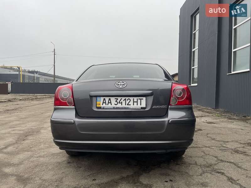 Седан Toyota Avensis 2008 в Києві