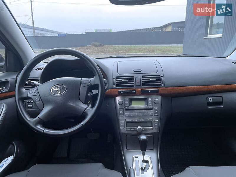 Седан Toyota Avensis 2008 в Києві