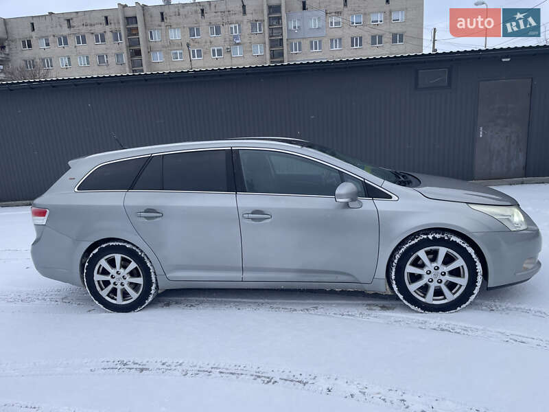 Універсал Toyota Avensis 2008 в Львові