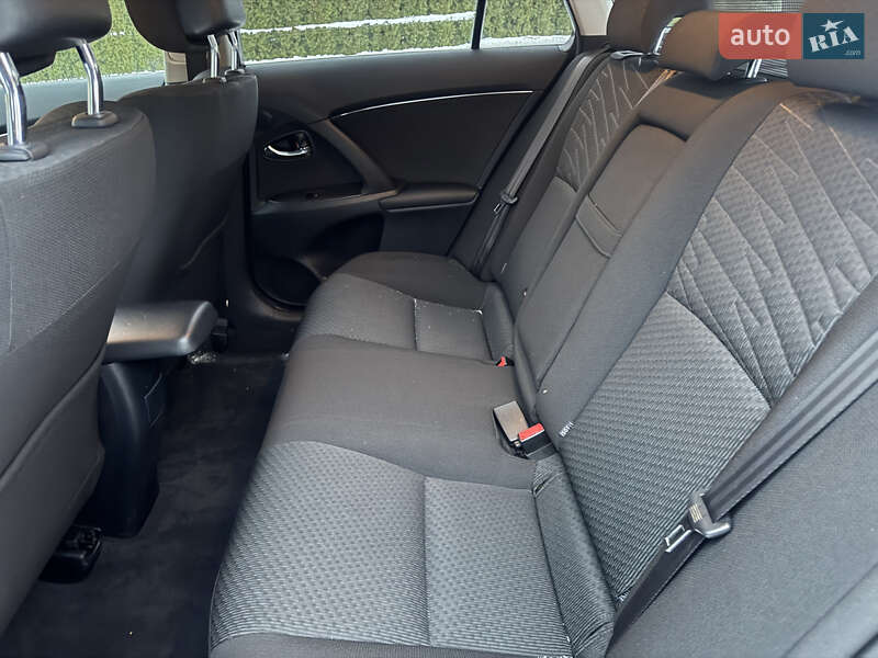 Универсал Toyota Avensis 2010 в Луцке фото 28 Универсал Toyota Avensis 2010 в Луцке
