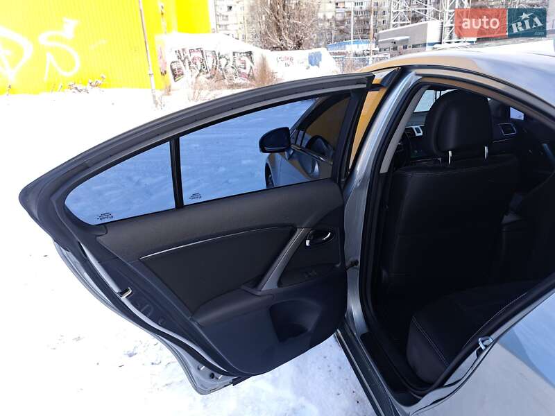 Седан Toyota Avensis 2012 в Харкові