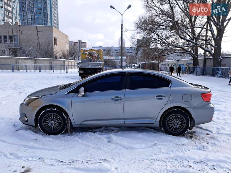 Седан Toyota Avensis 2012 в Харкові