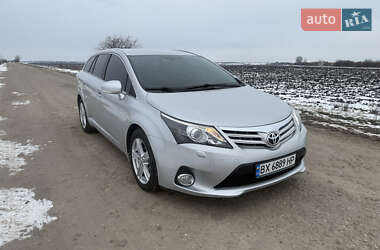 Универсал Toyota Avensis 2014 в Хмельницком