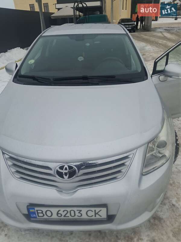 Седан Toyota Avensis 2009 в Тернополе