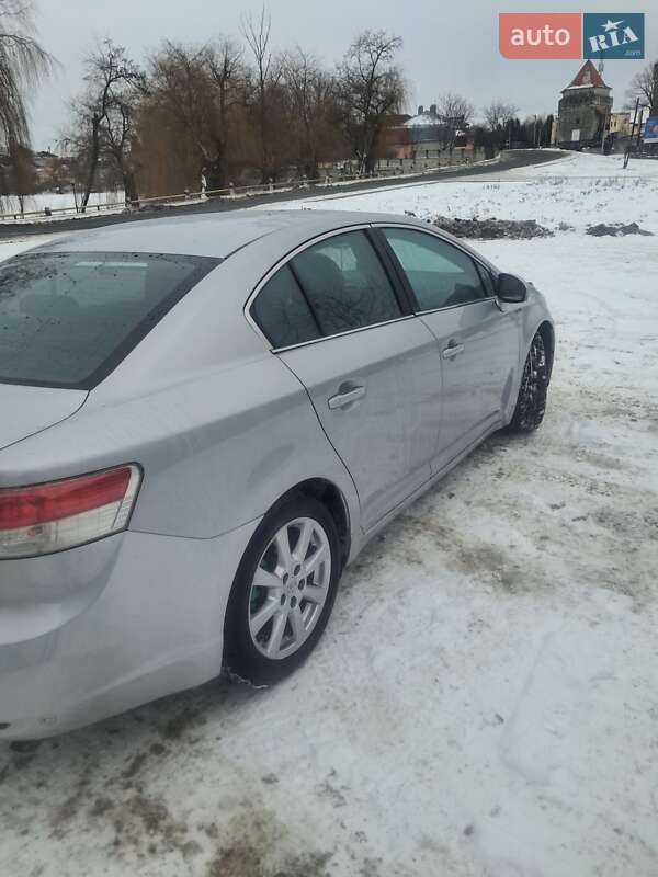 Седан Toyota Avensis 2009 в Тернополе