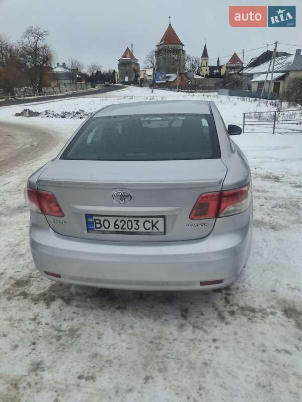Седан Toyota Avensis 2009 в Тернополе