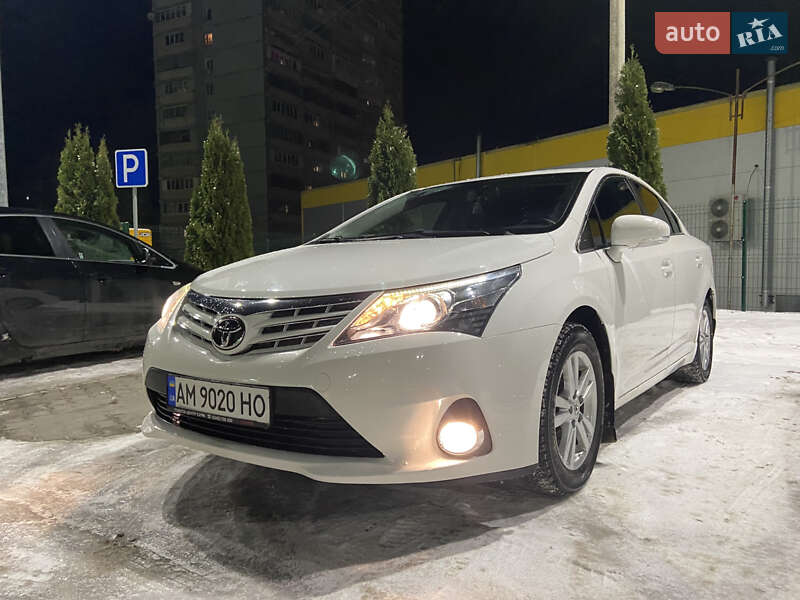 Седан Toyota Avensis 2012 в Житомире