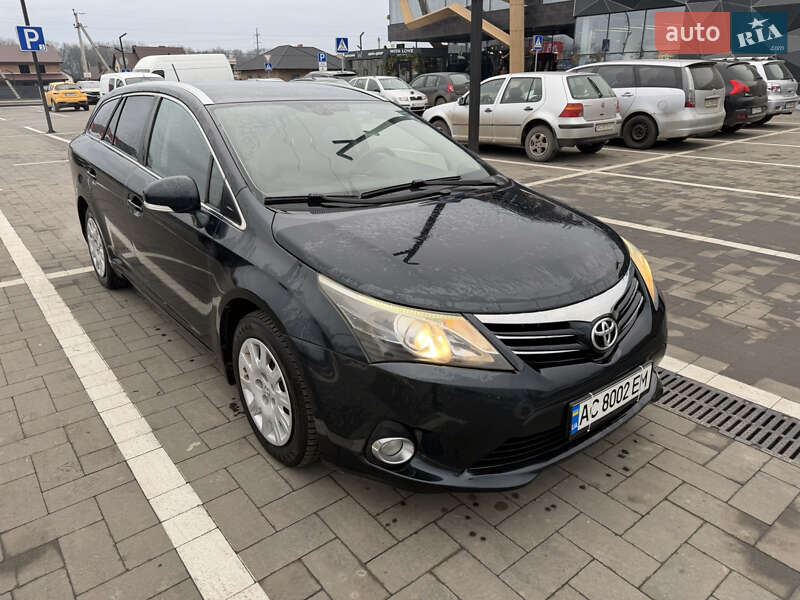 Toyota Avensis 2012