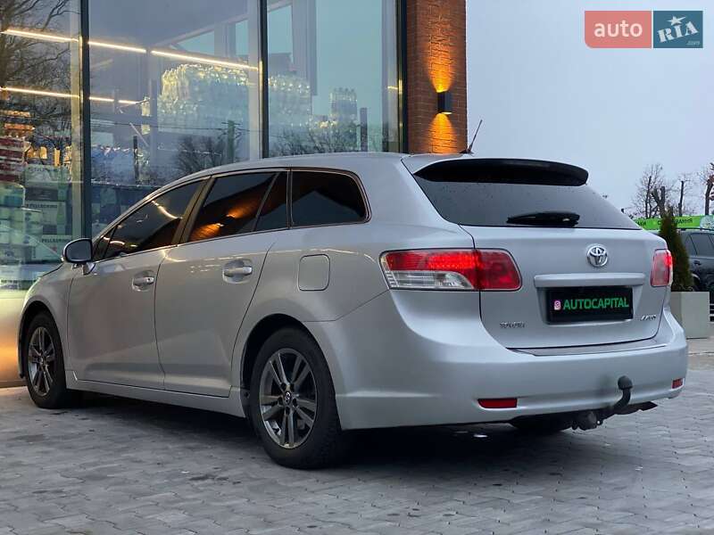 Універсал Toyota Avensis 2011 в Києві