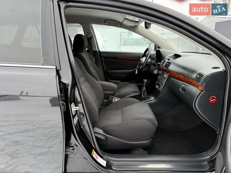 Универсал Toyota Avensis 2006 в Ровно