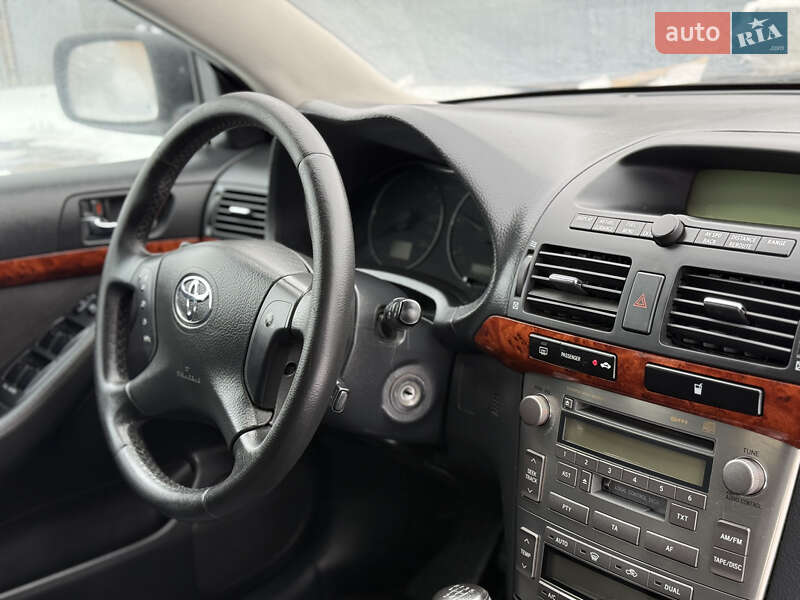 Универсал Toyota Avensis 2006 в Ровно