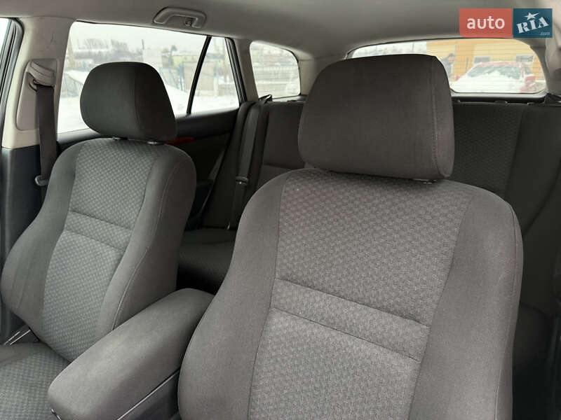 Универсал Toyota Avensis 2006 в Ровно