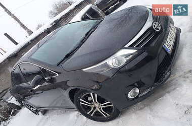 Седан Toyota Avensis 2012 в Першотравенську
