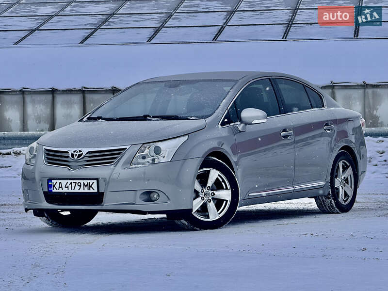 Toyota Avensis 2011
