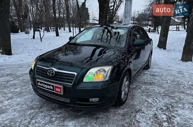Седан Toyota Avensis 2004 в Киеве