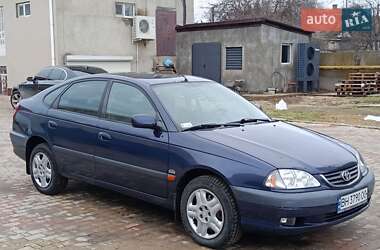 Ліфтбек Toyota Avensis 2001 в Білгороді-Дністровському