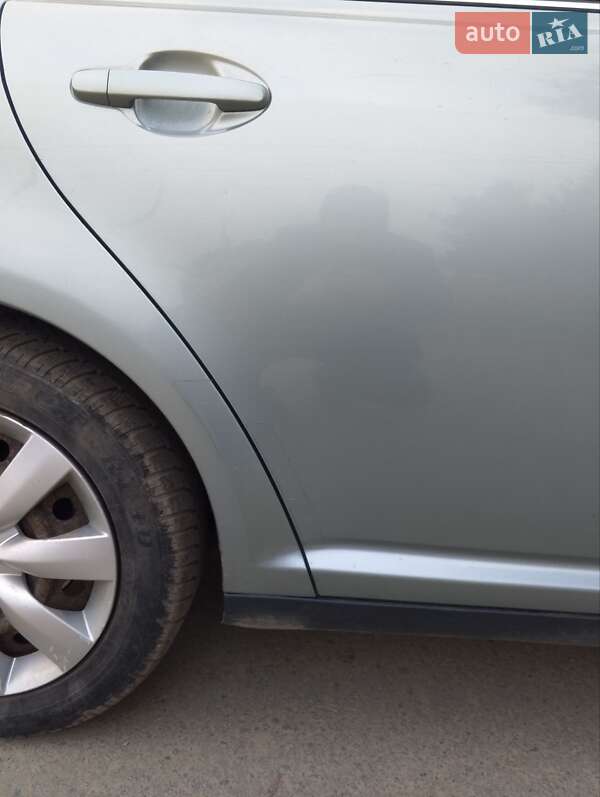 Седан Toyota Avensis 2008 в Львове