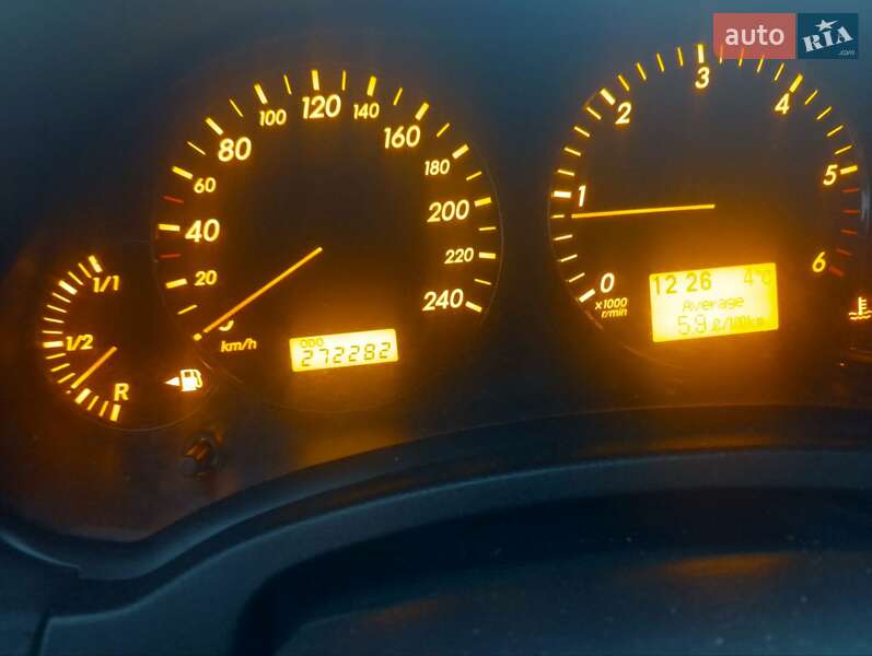 Седан Toyota Avensis 2008 в Львове