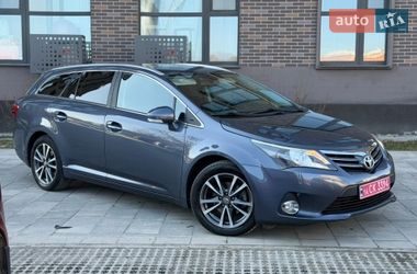 Универсал Toyota Avensis 2013 в Львове