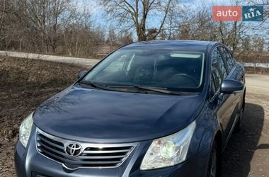 Седан Toyota Avensis 2009 в Кельменцах