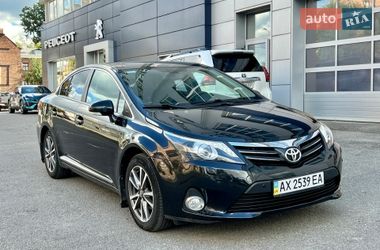 Седан Toyota Avensis 2013 в Харькове
