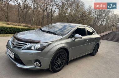 Седан Toyota Avensis 2012 в Чернигове