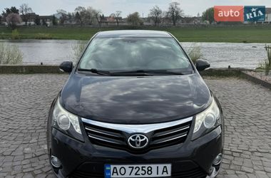 Седан Toyota Avensis 2011 в Мукачево