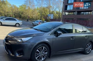 Седан Toyota Avensis 2017 в Ужгороді