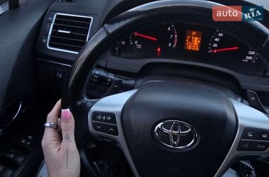 Седан Toyota Avensis 2012 в Харкові