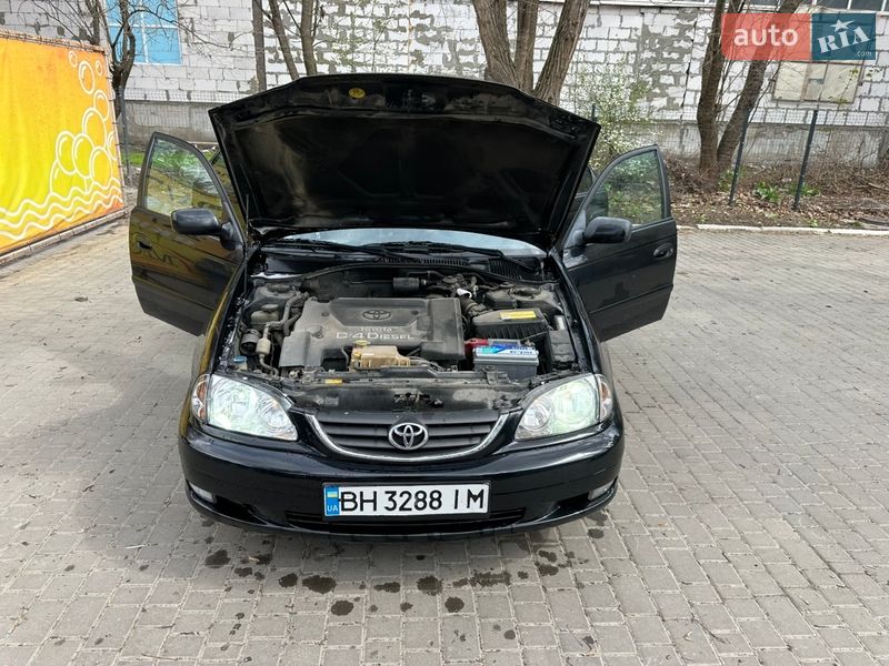 Лифтбек Toyota Avensis 2002 в Одессе