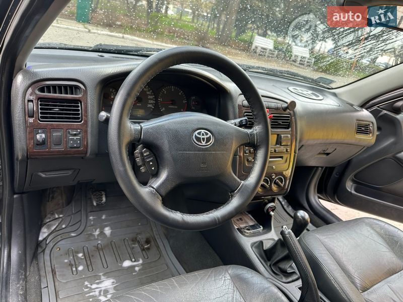 Лифтбек Toyota Avensis 2002 в Одессе