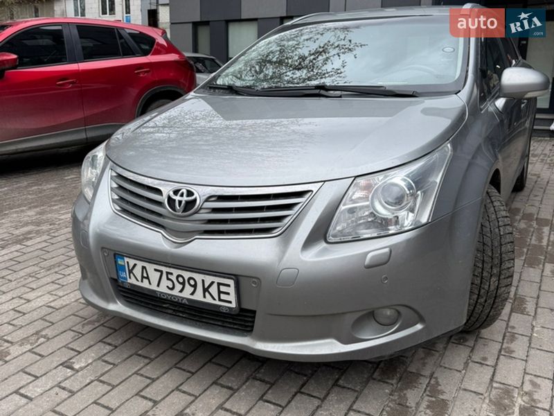 Toyota Avensis 2011