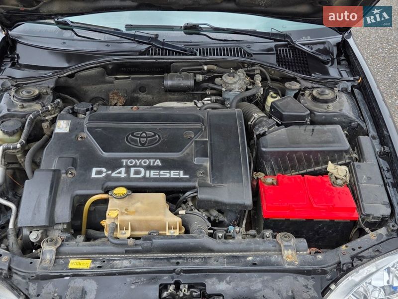 Универсал Toyota Avensis 2002 в Черновцах