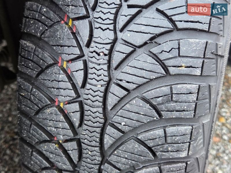 Универсал Toyota Avensis 2002 в Черновцах