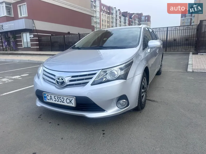 Toyota Avensis 2012