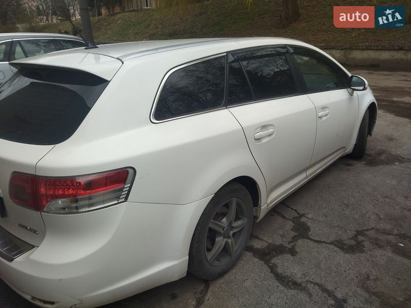 Универсал Toyota Avensis 2011 в Тернополе