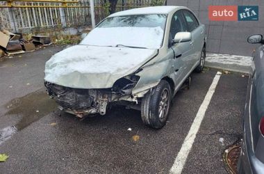Седан Toyota Avensis 2005 в Дніпрі
