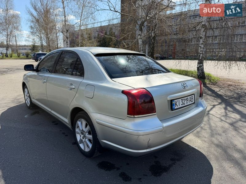 Седан Toyota Avensis 2006 в Белой Церкви