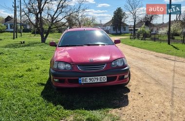 Універсал Toyota Avensis 1997 в Єланці