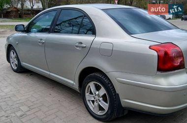 Седан Toyota Avensis 2004 в Миколаєві