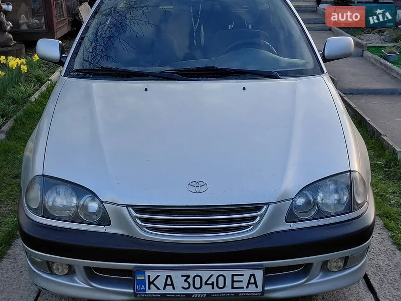 Toyota Avensis 1998