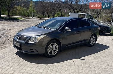 Седан Toyota Avensis 2011 в Могилев-Подольске