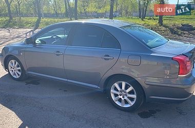 Седан Toyota Avensis 2003 в Чернигове